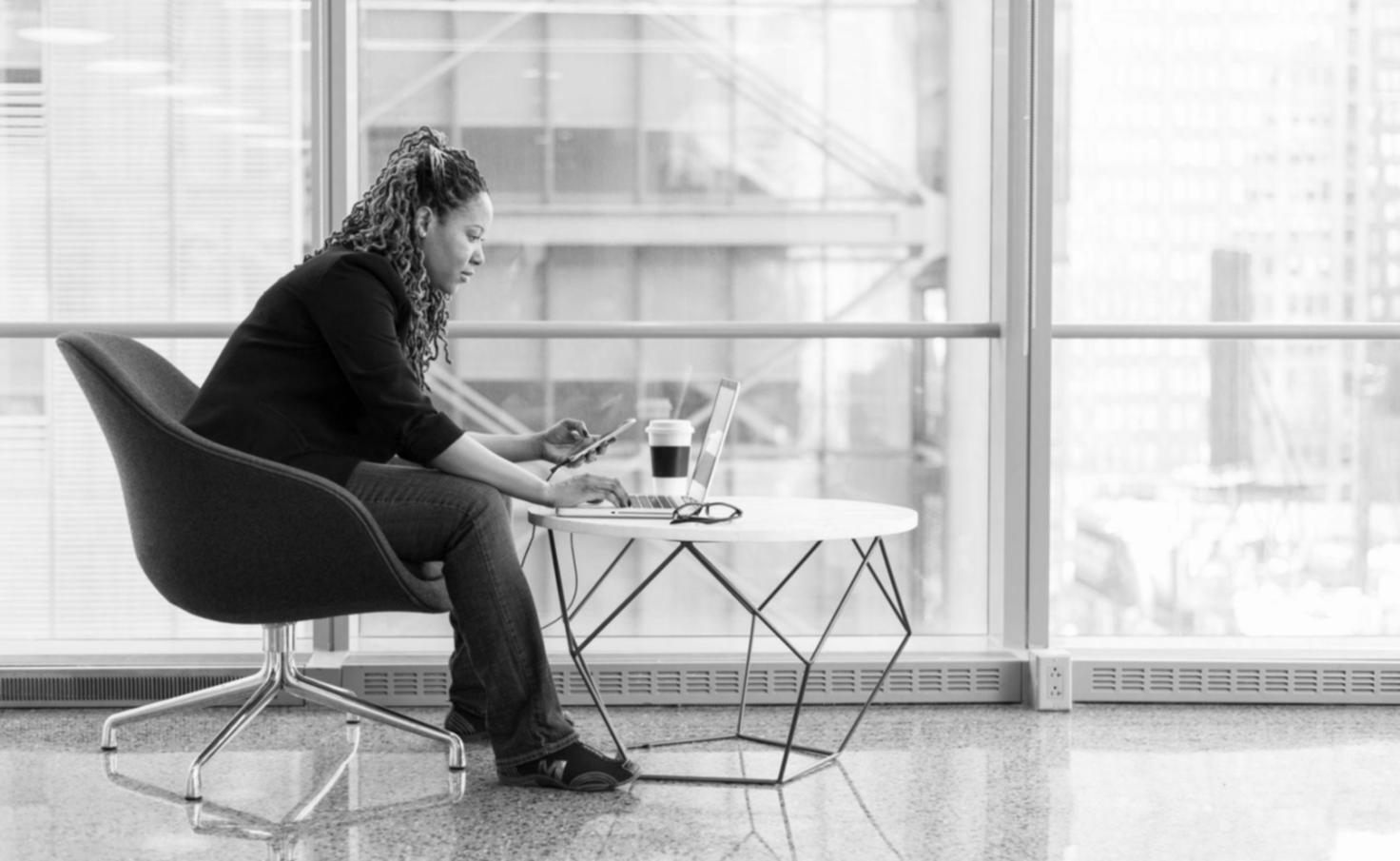 Collaborative learning session demonstrating scenario analysis techniques